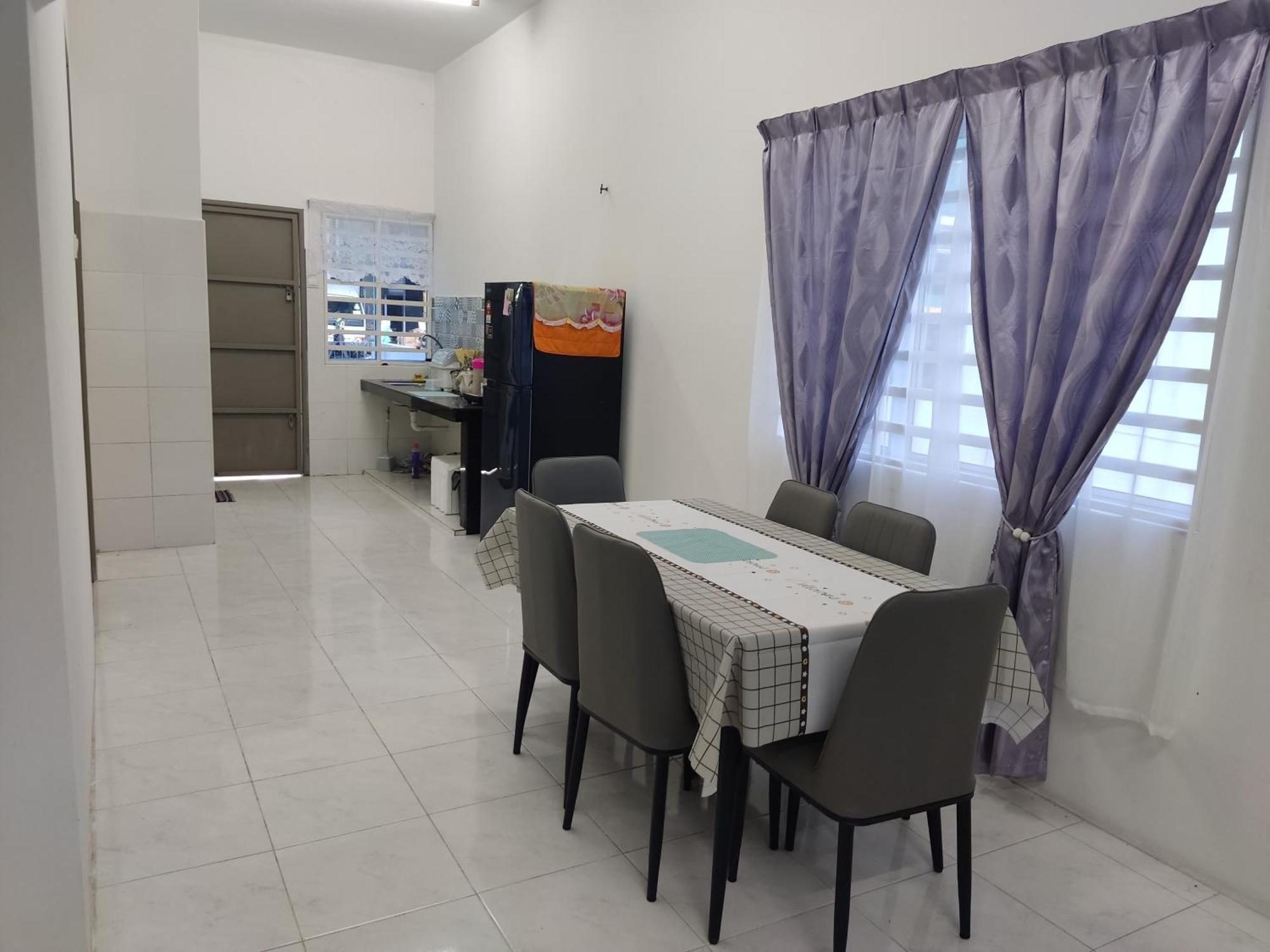 2Storey Asraf'S Homestay Seri Iskandar Exterior photo